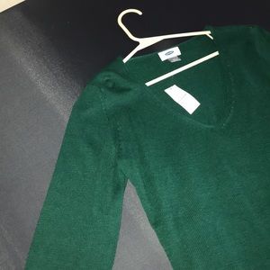 Green sweater never worn!